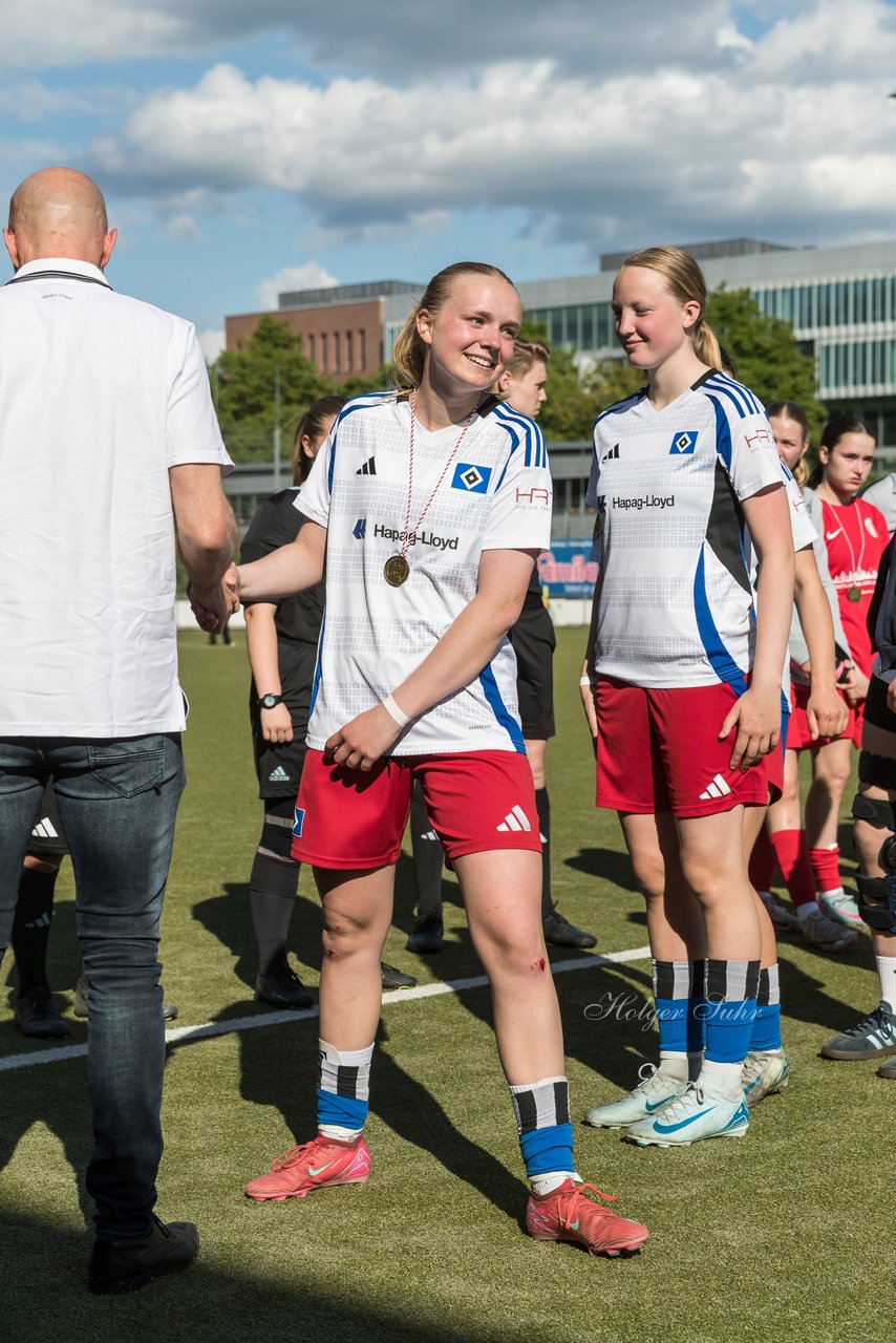 Bild 143 - wBJ Lotto Pokal Finale  Eimsbuetteler TV - Hamburger SV : Ergebnis: 0:3